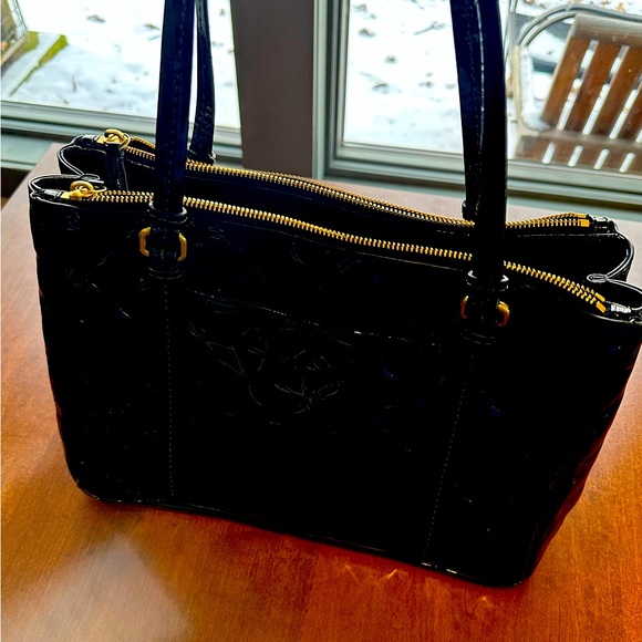 Patent leather glossy Coach shoulder bag - Picture 5 of 5